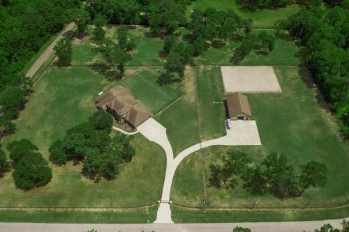 42015 Mill Creek Road aerial cu