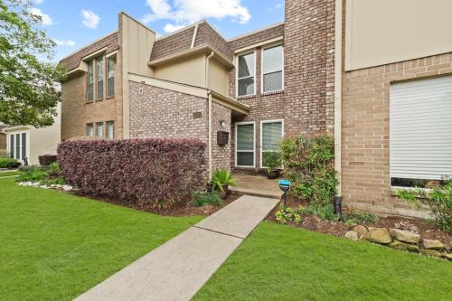 5231-Woodlawn-Place-Bellaire-2